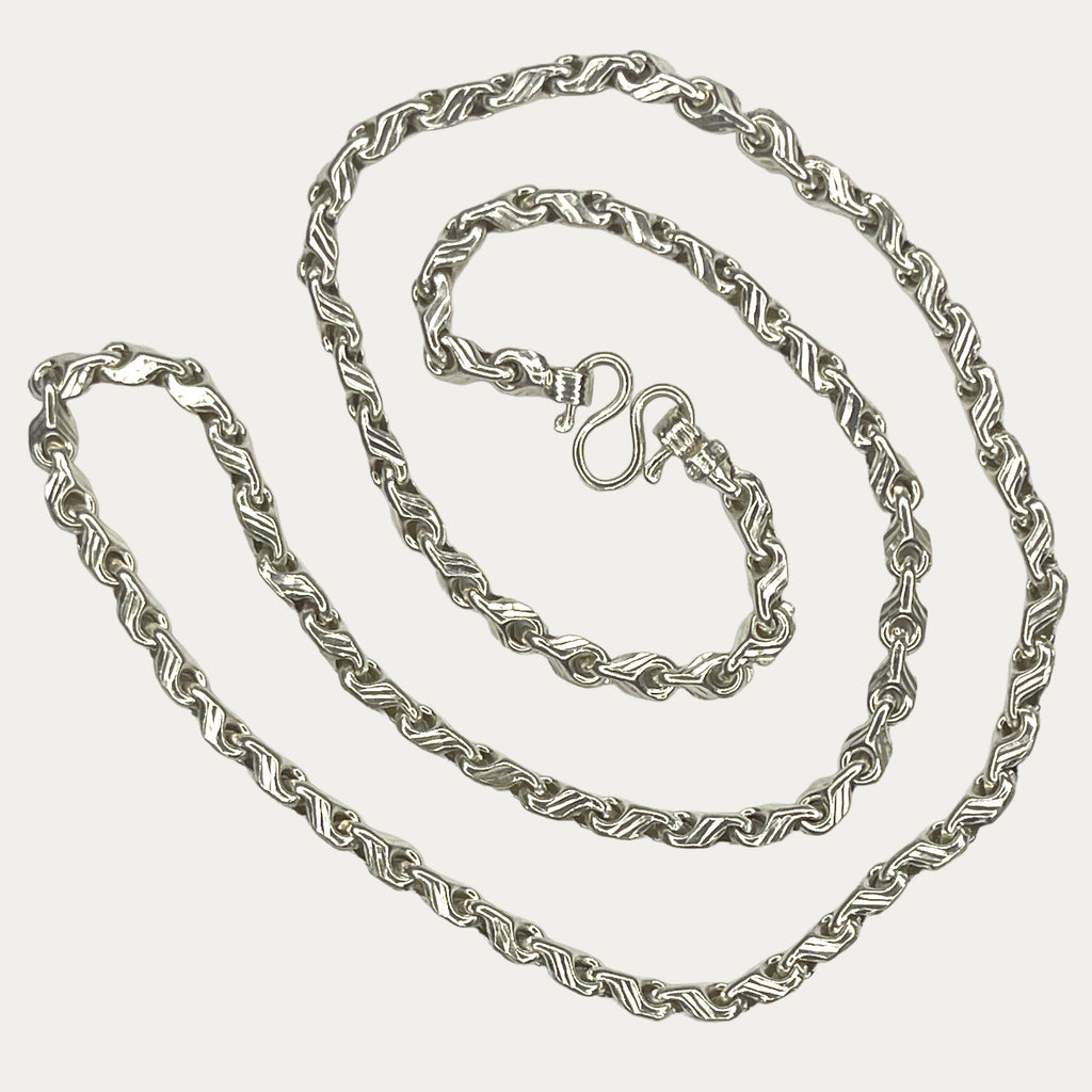 Full-length view of solid 925 silver teardrop chain necklace