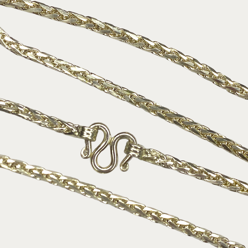  Close up Solid silver 28 inch Dragon Scale chain 