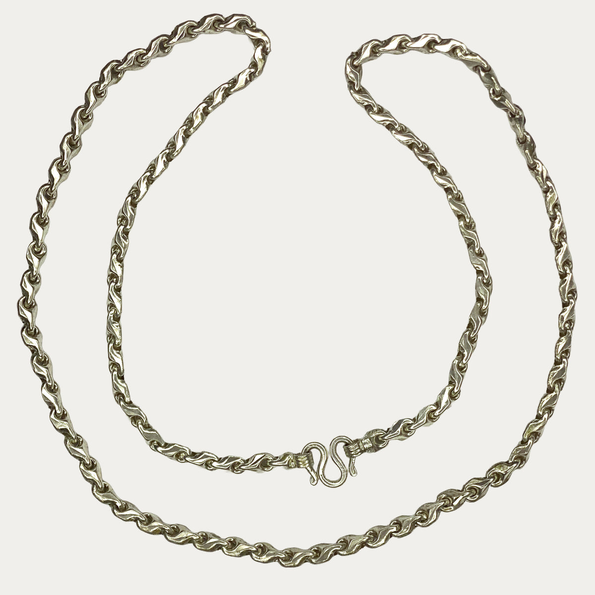 Full-length view of 925 solid silver Teardrop chain necklace